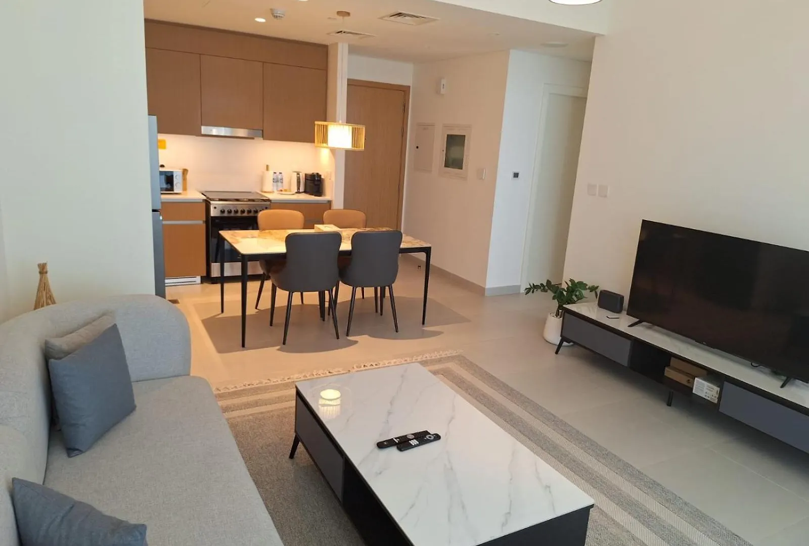 Apartment Creek Beachfront Heaven: 1Br Luxe Harbor Flat Dubai